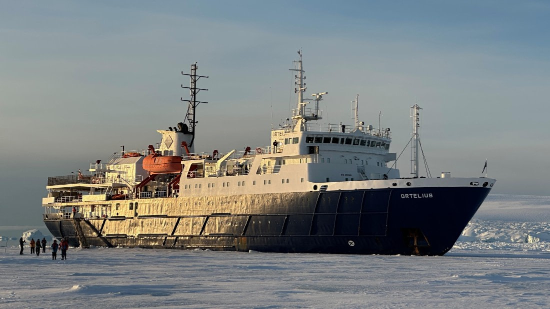 OTL22-25, Day 6, IMG_6901.jpeg © Allan White - Oceanwide Expeditions.jpeg