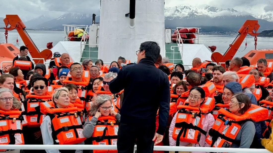 OTL23-25, Day 1, Picture2.jpg © Unknown photographer - Oceanwide Expeditions.jpg