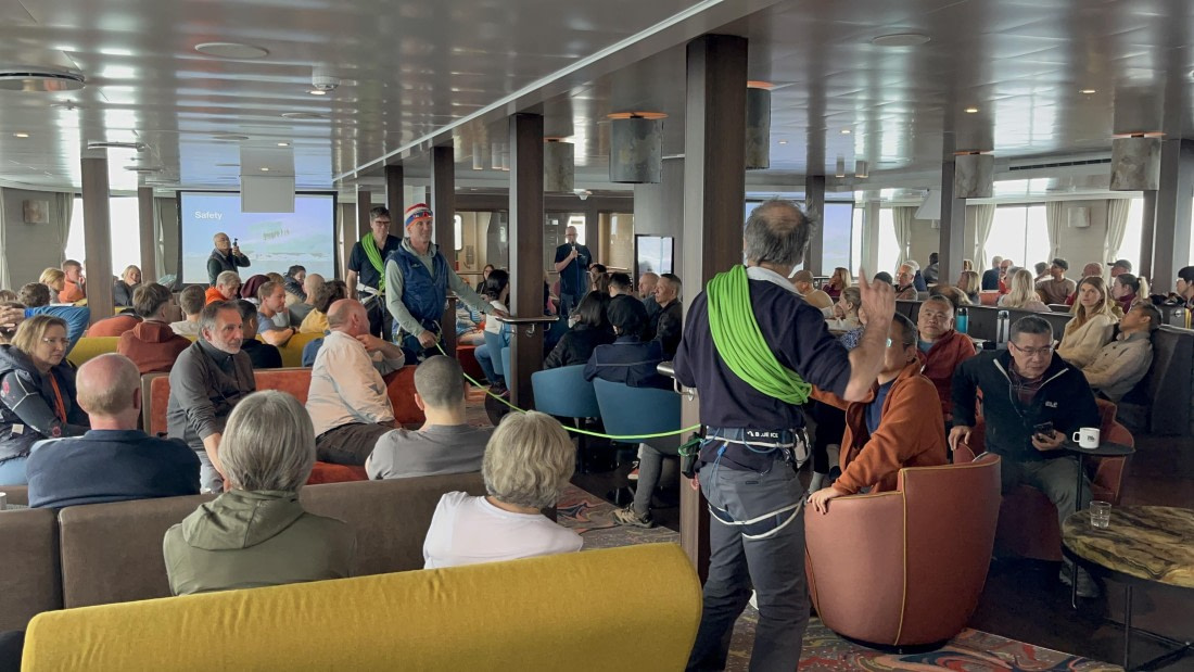 HDS23-25, Day 2, IMG_0787 © Unknown photographer - Oceanwide Expeditions.JPG