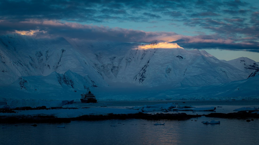 HDS23-25, Day 5, RLO_6324 © Alexander Romanovskiy - Oceanwide Expeditions.jpg