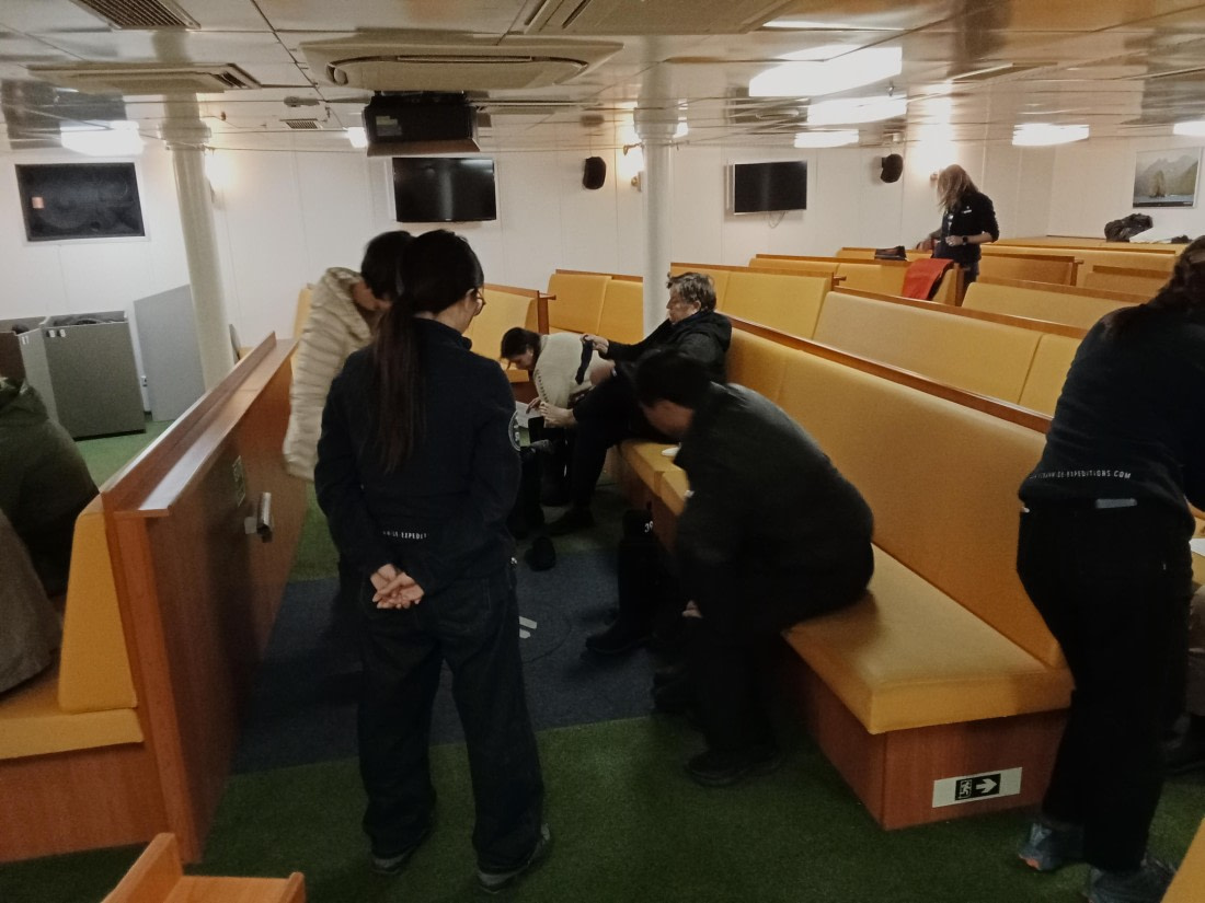 OTL24-25, Day 2, IMG20251202134333.jpg © Sam Bamford - Oceanwide Expeditions.jpg