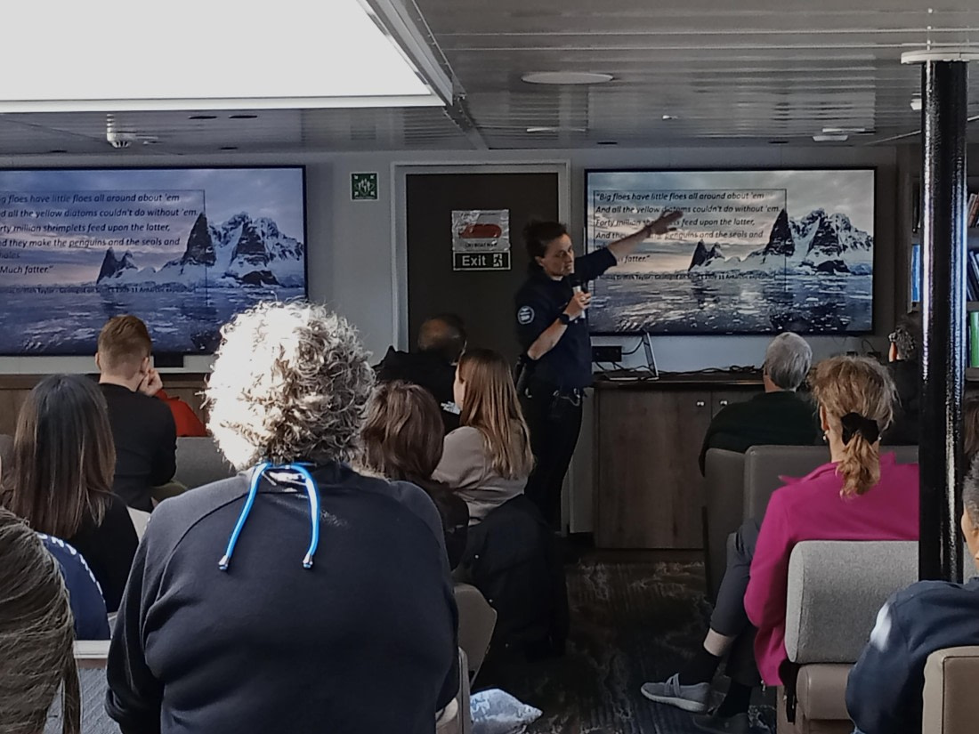 OTL24-25, Day 2, IMG20251202182211.jpg © Sam Bamford - Oceanwide Expeditions.jpg