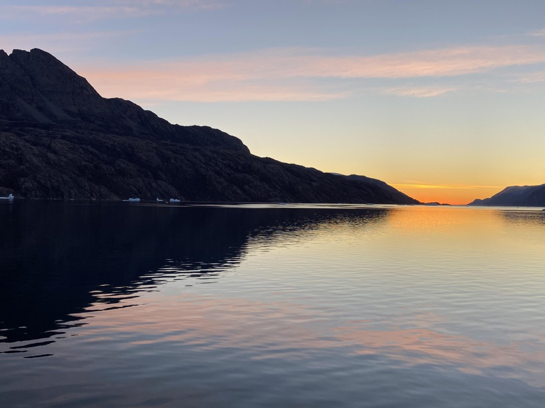 Sunrise from Hondius