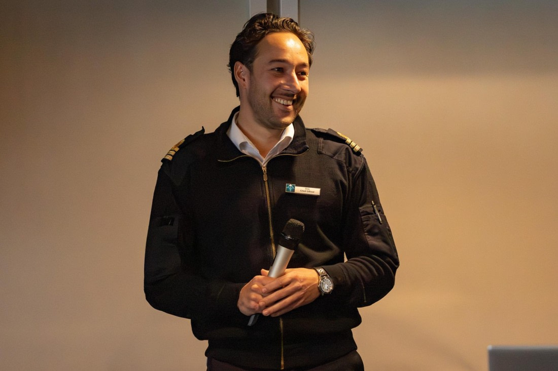 PLA26-26, Day 1, 4Q9A5671.jpg © Unknown Photographer - Oceanwide Expeditions.jpg