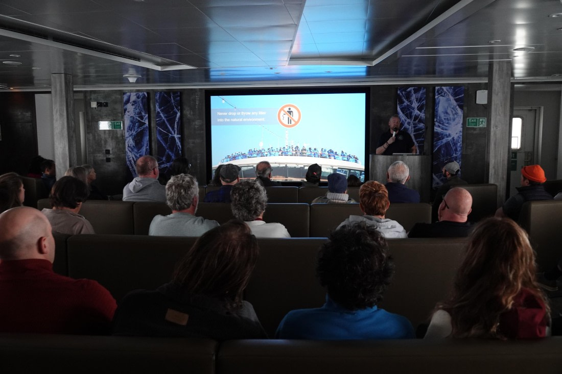 HDS27-26, Day 3, DSC04328 © Unknown photographer - Oceanwide Expeditions.JPG