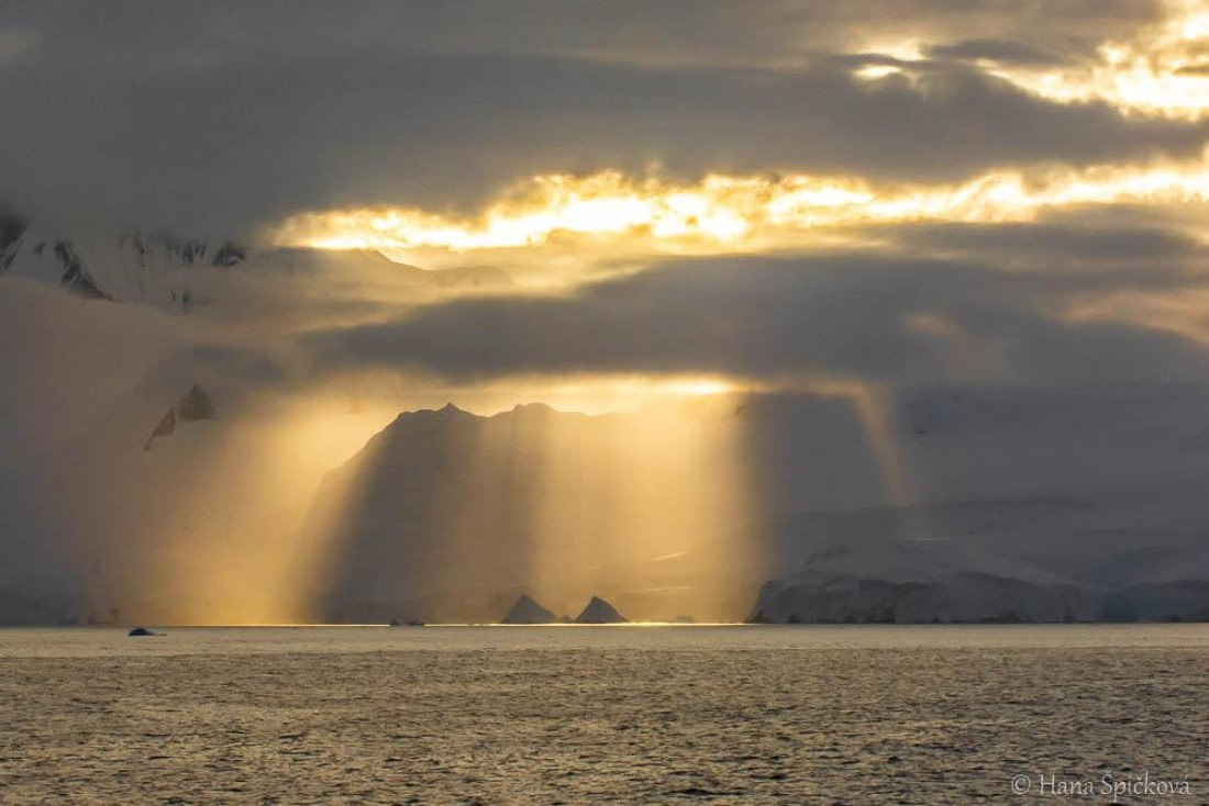 HDS27-26, Day 4, _DSC9160 Hana (2) © Hana Spickova - Oceanwide Expeditions.jpg