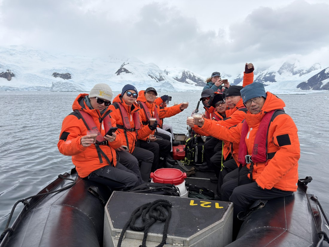 HDS27-26, Day 5, IMG_3232 © Unknown photographer - Oceanwide Expeditions.JPG