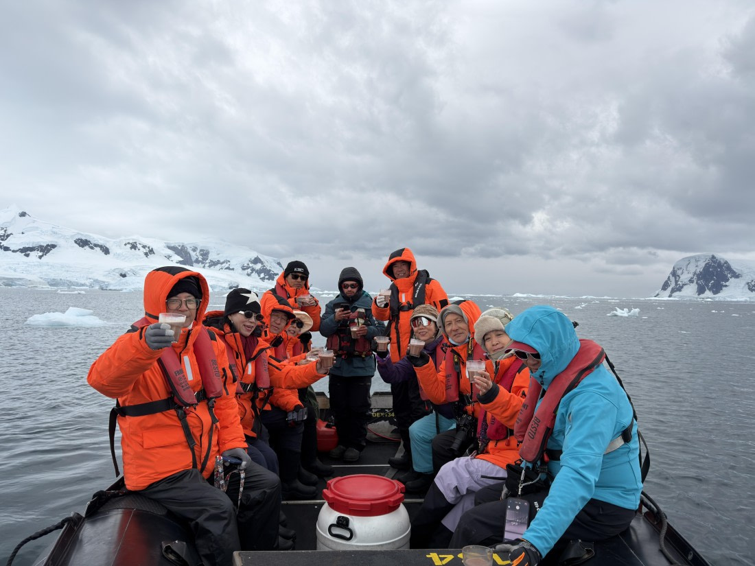 HDS27-26, Day 5, IMG_3248 © Unknown photographer - Oceanwide Expeditions.JPG