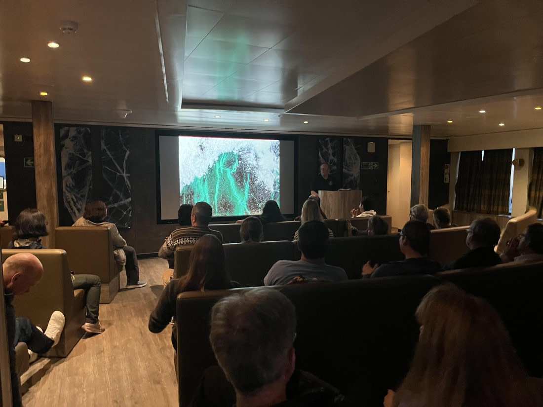 HDS28-26, Day 18, IMG_3420.jpg © Unknown photographer - Oceanwide Expeditions.jpg