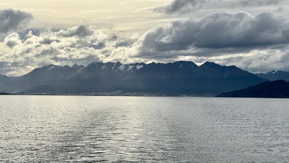 OTL30a26, Day 1, Farewell Ushuaia.jpeg © Allan White - Oceanwide Expeditions.jpeg