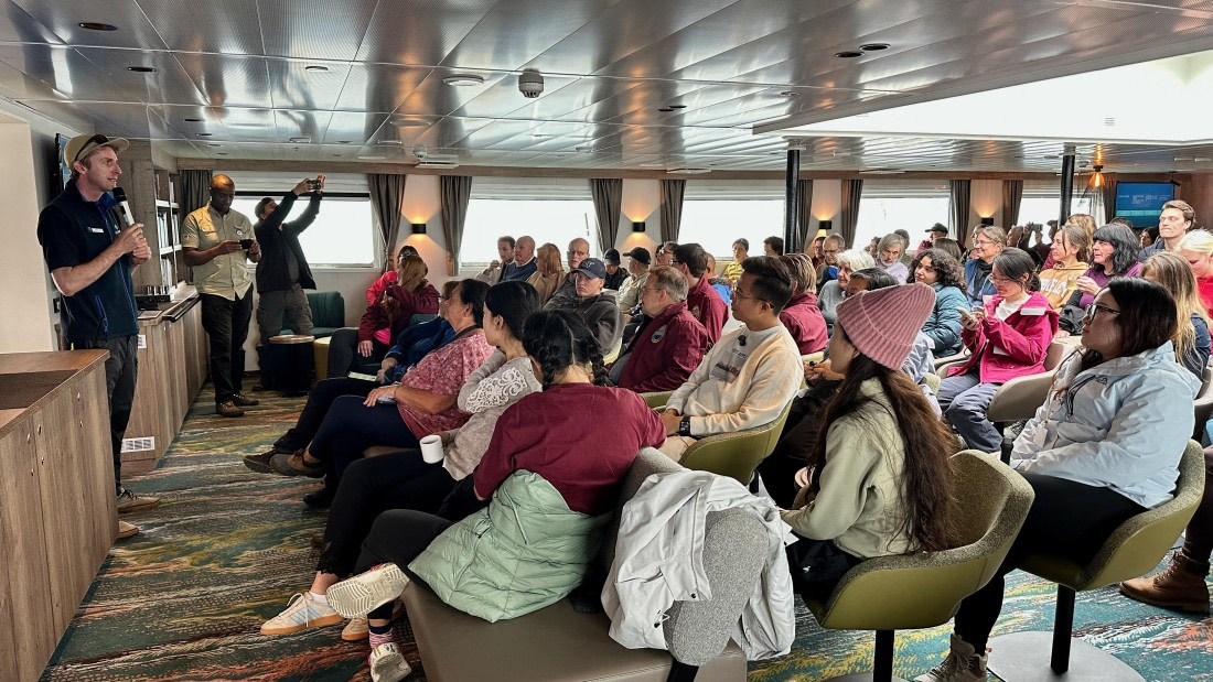 OTL30a26, Day 1, EL welcome.jpeg © Allan White - Oceanwide Expeditions.jpeg