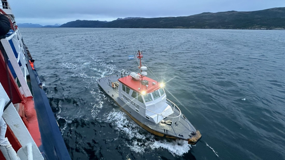 OTL30a26, Day 1, Pilot boat 2.jpeg © Allan White - Oceanwide Expeditions.jpeg