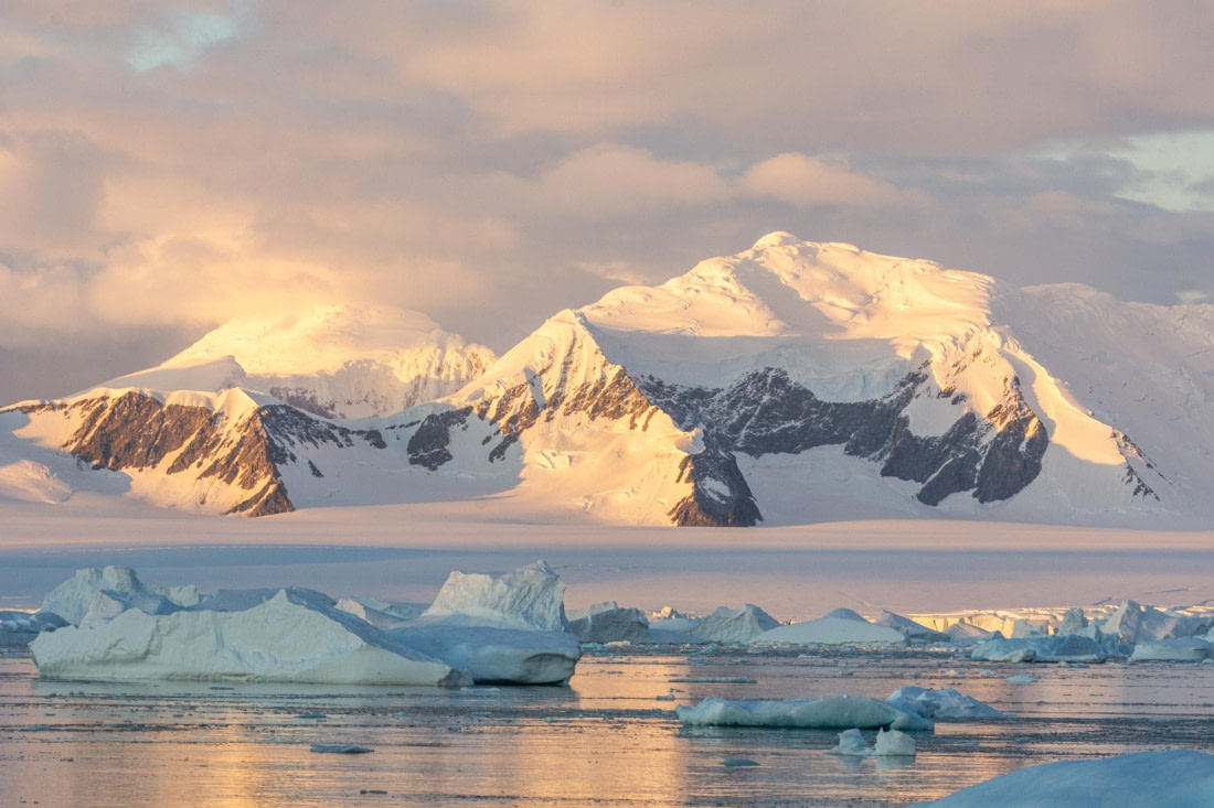 OTL30a26, Day 7, _DSC2642.jpg © Unknown Photographer - Oceanwide Expeditions.jpg