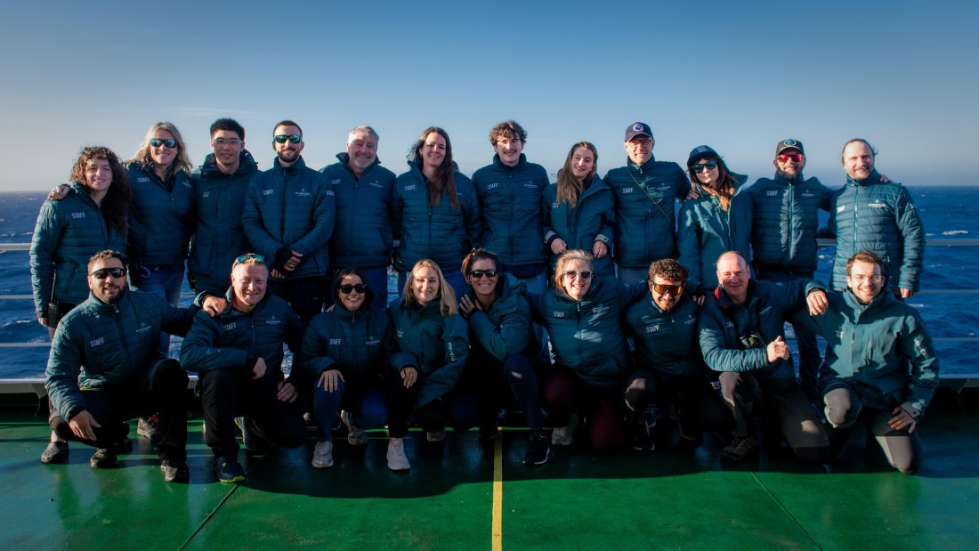 HDS29-26, Day 23, Team foto © Alexander Romanovskiy - Oceanwide Expeditions.jpg