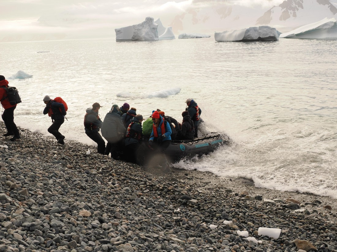 OTL30b26, Day 6, APMG9255.JPG © Andy Perkins - Oceanwide Expeditions.JPG