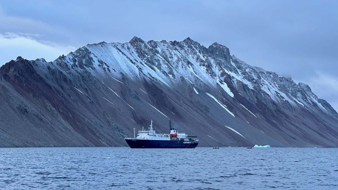OTL30b26, Day 9, IMG_9687.jpeg © Allan White - Oceanwide Expeditions.jpeg
