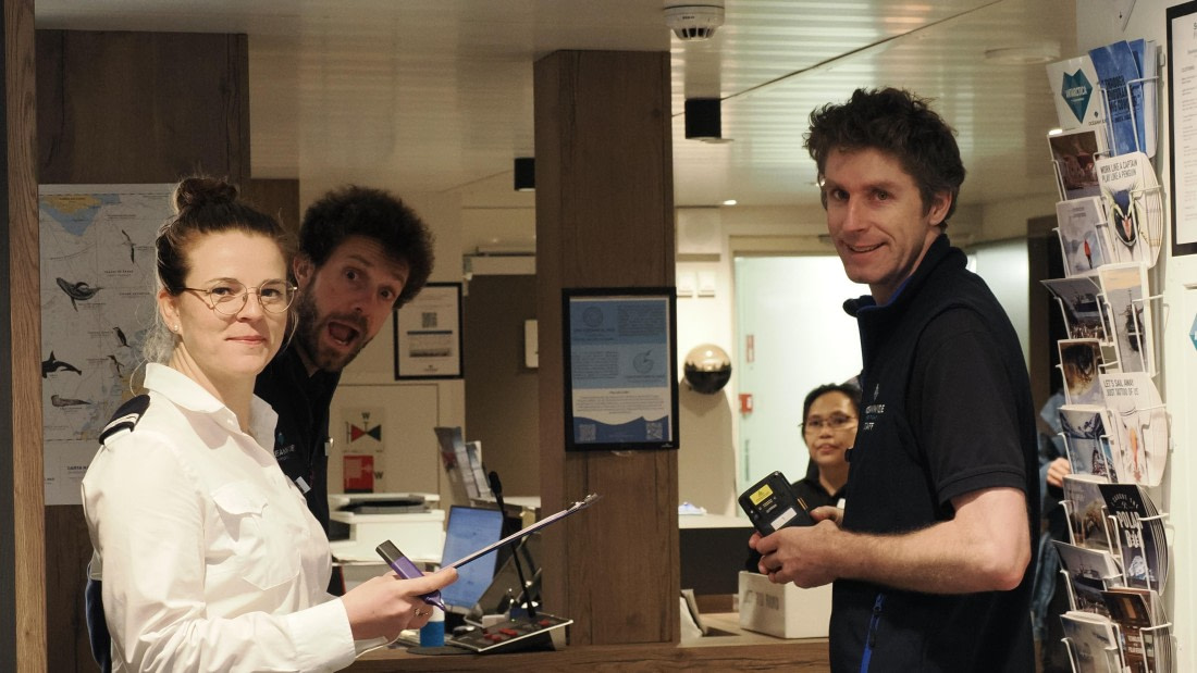 OTL31a26, Day 1, APMG9931.JPG © Andy Perkins - Oceanwide Expeditions.JPG