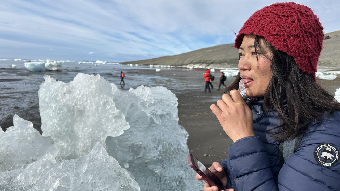 OTL31a26, Day 5, IMG_0883.jpg © Unknown Photographer - Oceanwide Expeditions.jpg