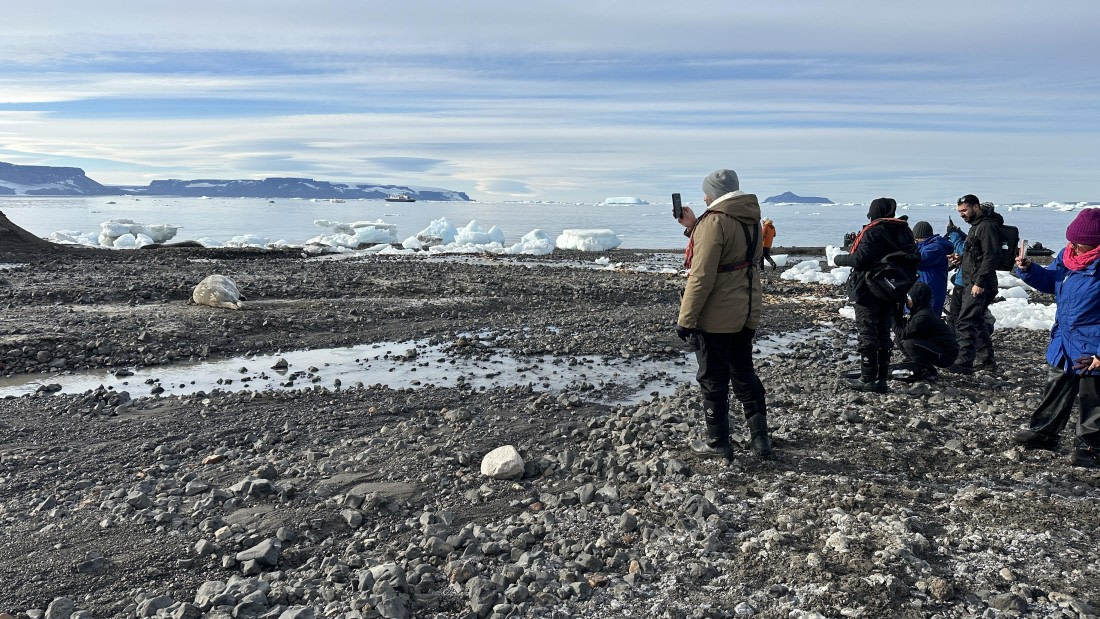 OTL31a26, Day 5, IMG_0888.jpg © Unknown Photographer - Oceanwide Expeditions.jpg