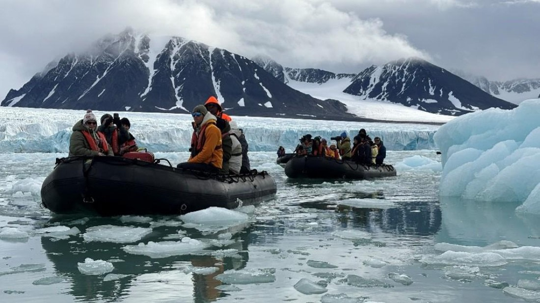 PLA08-26, Day 2, Picture4.jpg © Unknown Photographer - Oceanwide Expeditions.jpg