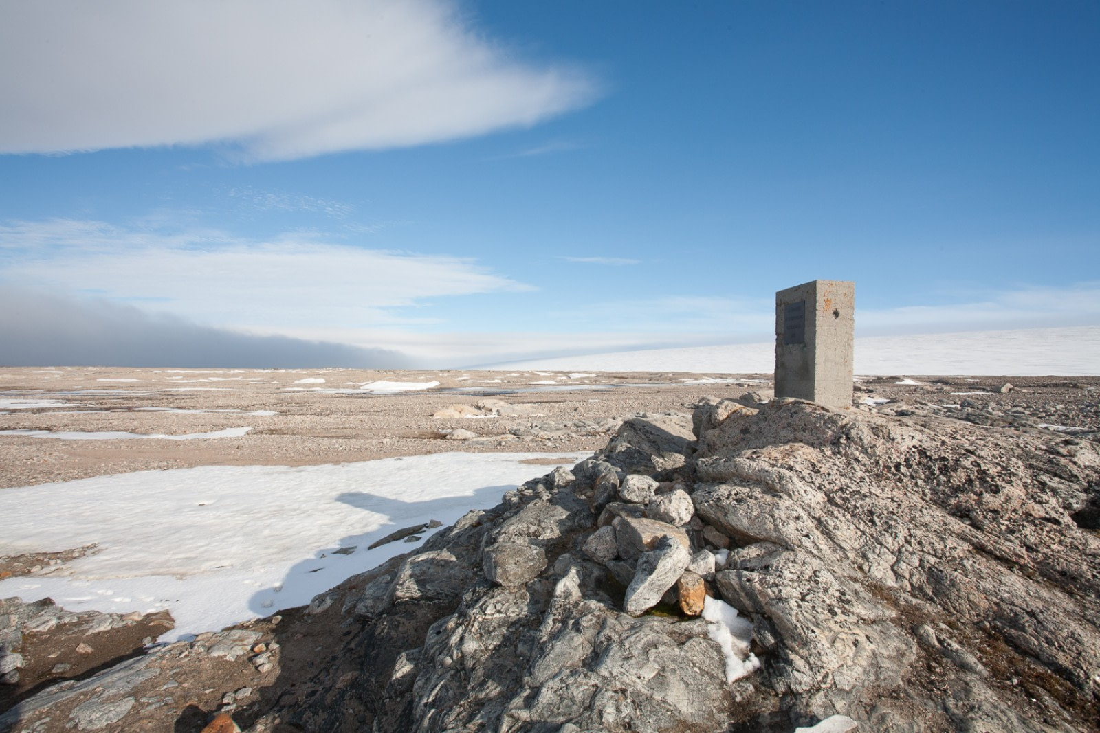 The Flight of the Örnen: Andrée's 1897 Arctic Balloon Expedition