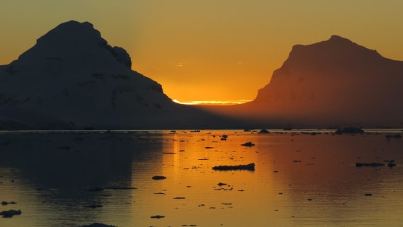 Twilight in Paradyse Bay