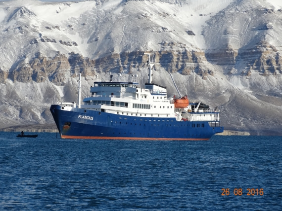 mv Plancius