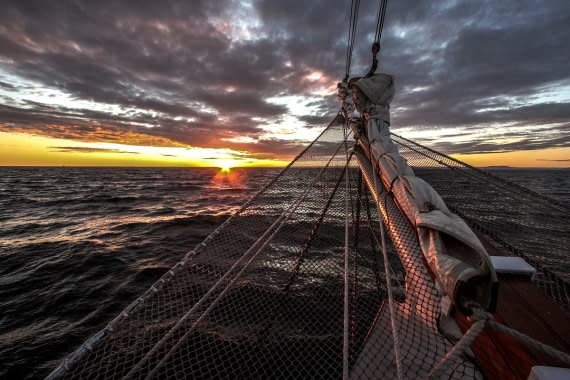 Sunset sailing © Tom Curfs-Oceanwide Expeditions