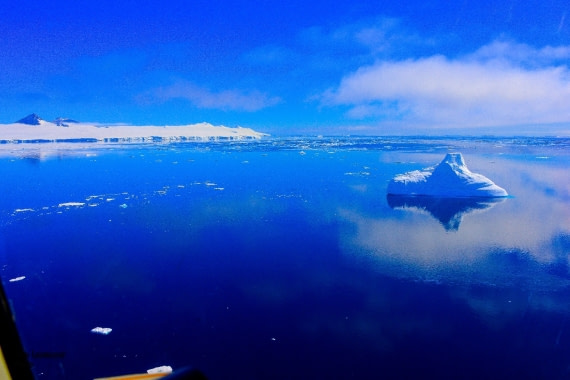 Antarctica, bright & blue from helicopter: 3 dec 2016