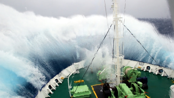 OTL27-17 Heavy seas on the way to Campbell Isl.