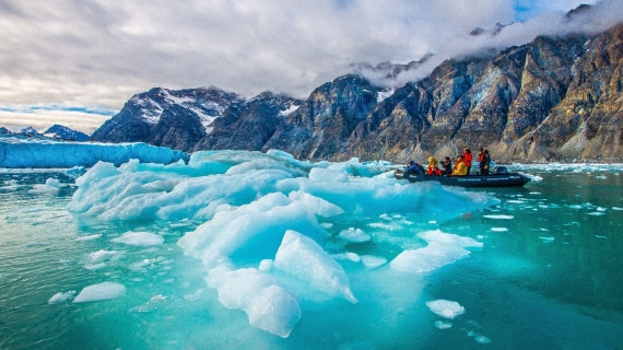 zodiac cruise thru thick brash ice, Alpefjord greenland, s/v rembrandt van rijn 8/2017