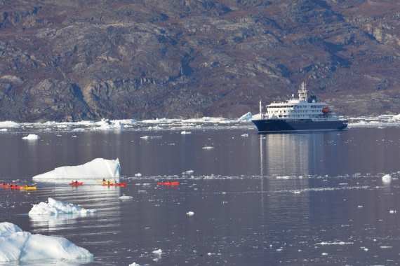 Hondius and kayaking