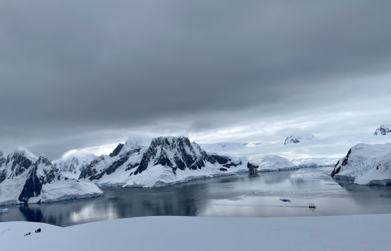 Mountaineering, Lemaire Channel from Hovgaard Island
