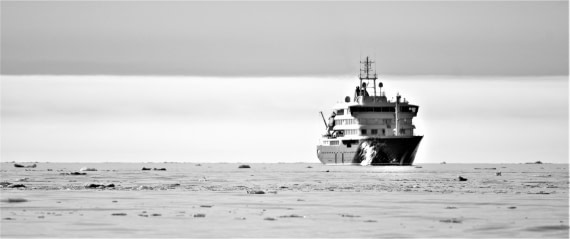 Hondius in the middle of the sea