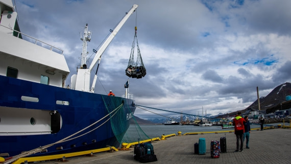 PLA05-24, Day 1, PAZ_5990 © Alexander Romanovskiy - Oceanwide Expeditions.jpg