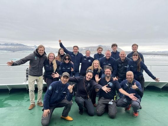 HDS08-24, Day 10, TeamPic © Unknown photographer - Oceanwide Expeditions.JPG