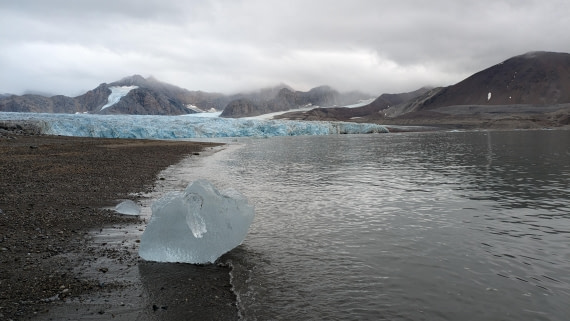 PLA10-24, Day 2, Glacier Sabrina Kerth © Sabrina Kerth - Oceanwide Expeditions.jpg