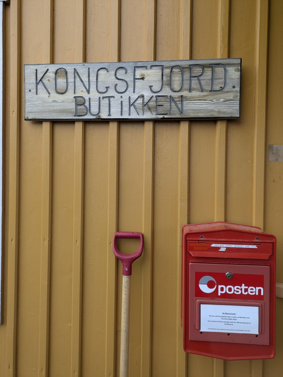 PLA10-24, Day 2, NA Shop Sabrina Kerth © Sabrina Kerth - Oceanwide Expeditions.jpg