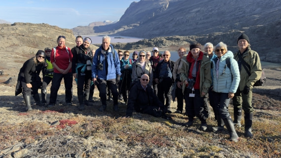 HDS12-24, Day 6,  groupicmediumhike-blomsterbugten © Meike Sjoer - Oceanwide Expeditions.jpg