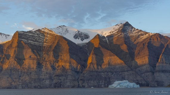 HDS12-24, Day 6,  Sunrise 1 (2) © Sara Jenner - Oceanwide Expeditions.jpg