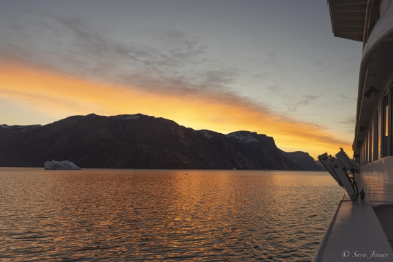 HDS12-24, Day 11,  Sunrise Harefjord 1 © Sara Jenner - Oceanwide Expeditions.jpg