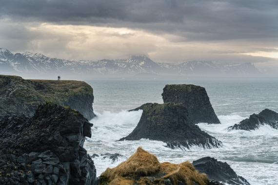 Arnarstapi cliff © GettyImages-1283635821.jpg