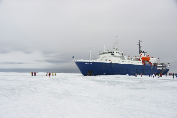 OTL23-24, Day 6, Gary-Sea Ice walk © Gary Miller - Oceanwide Expeditions.JPG