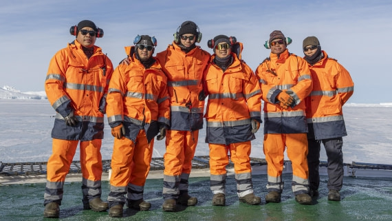 OTL23-24, Day 6, Heli team © Sara Jenner - Oceanwide Expeditions.jpg