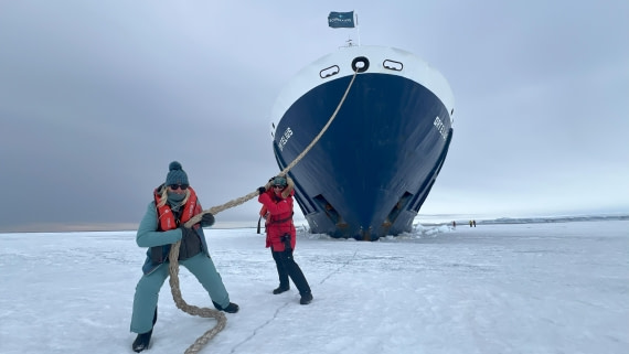 OTL23-24, Day 6, ShipPull © Unknowm photographer - Oceanwide Expeditions.jpg