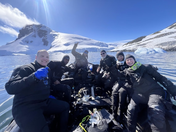 OTL24-24, Day 4, Divers_(3) ©  Unknown photographer - Oceanwide Expeditions.jpg