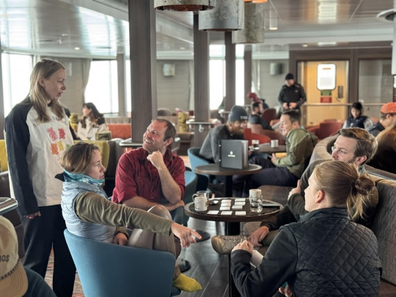 HDS24-24, Day 8, happybuzzonhondius-meike © Meike Sjoer - Oceanwide Expeditions.jpg