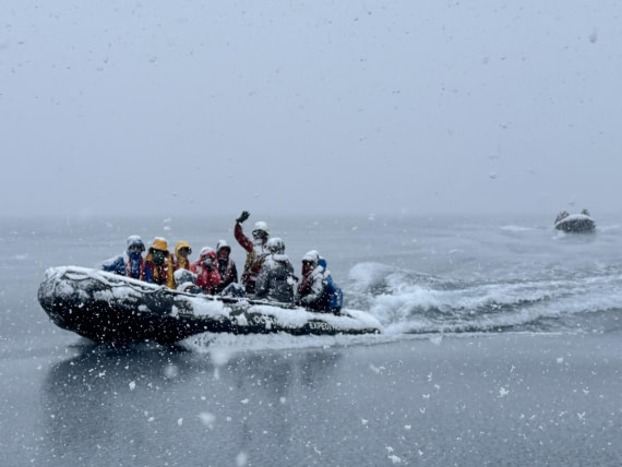 HDS24-24, Day 8, meike-snowyzodiaccruise © Meike Sjoer - Oceanwide Expeditions.jpg