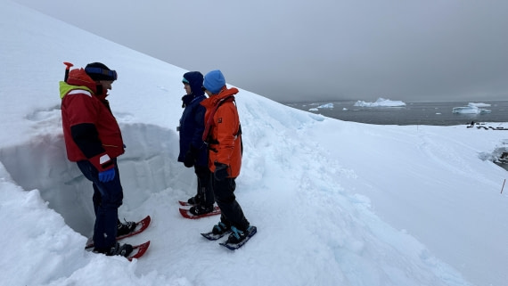 HDS24-24, Day 8, snowcave-meike © Meike Sjoer - Oceanwide Expeditions.jpg