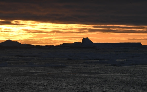 Antarctic skyline